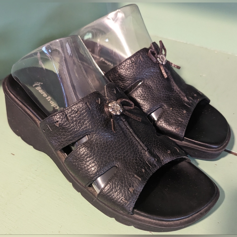 Bare Traps, Chunky Sole Black Leather Slip Sandals, Size 9.5 M